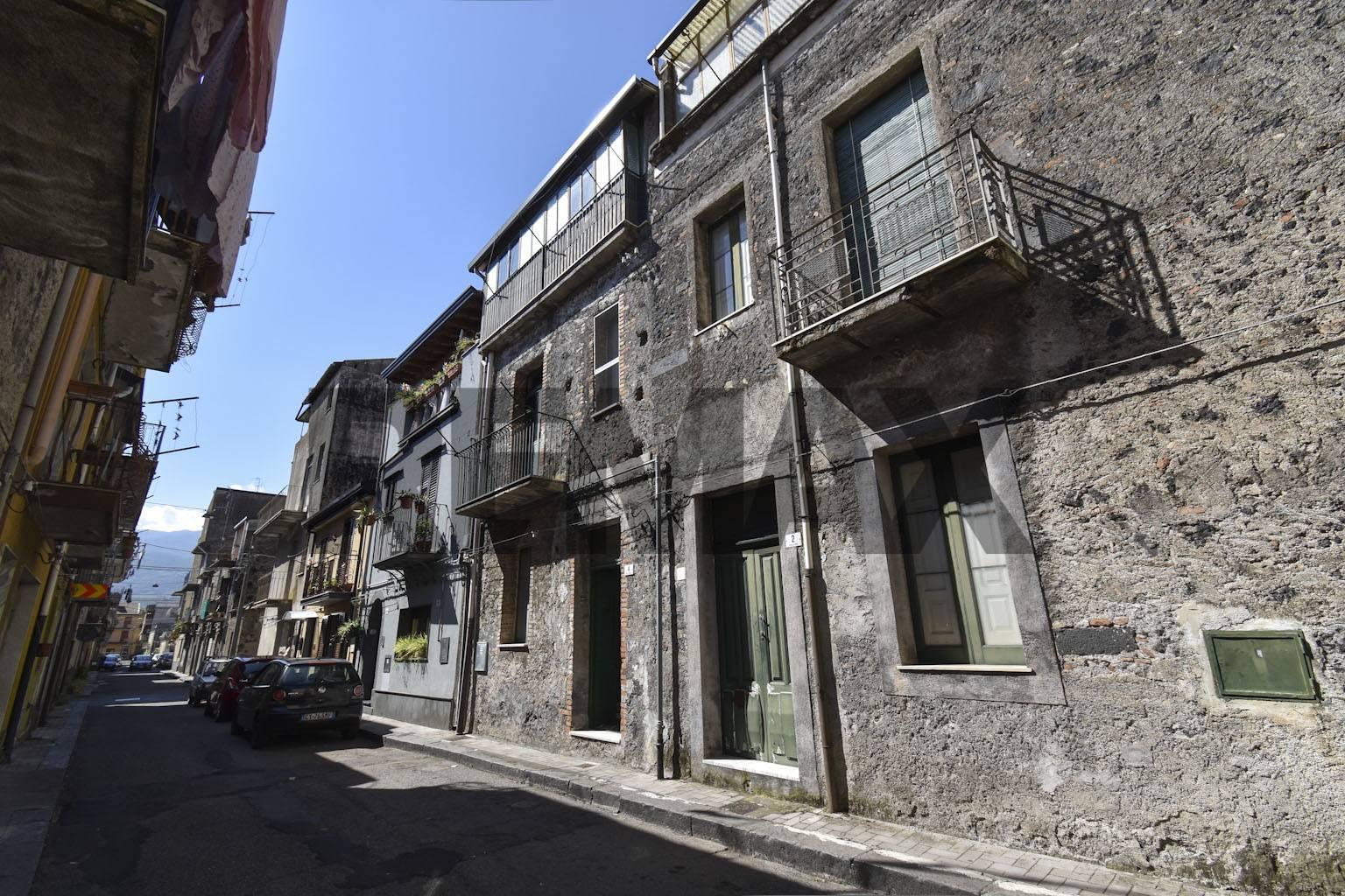 Casa indipendente in Via Etna 4, Randazzo