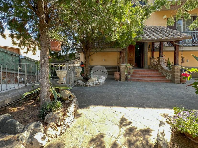 Villa in Via Lorenzo Sebastiani, Frascati — foto 3 di 5