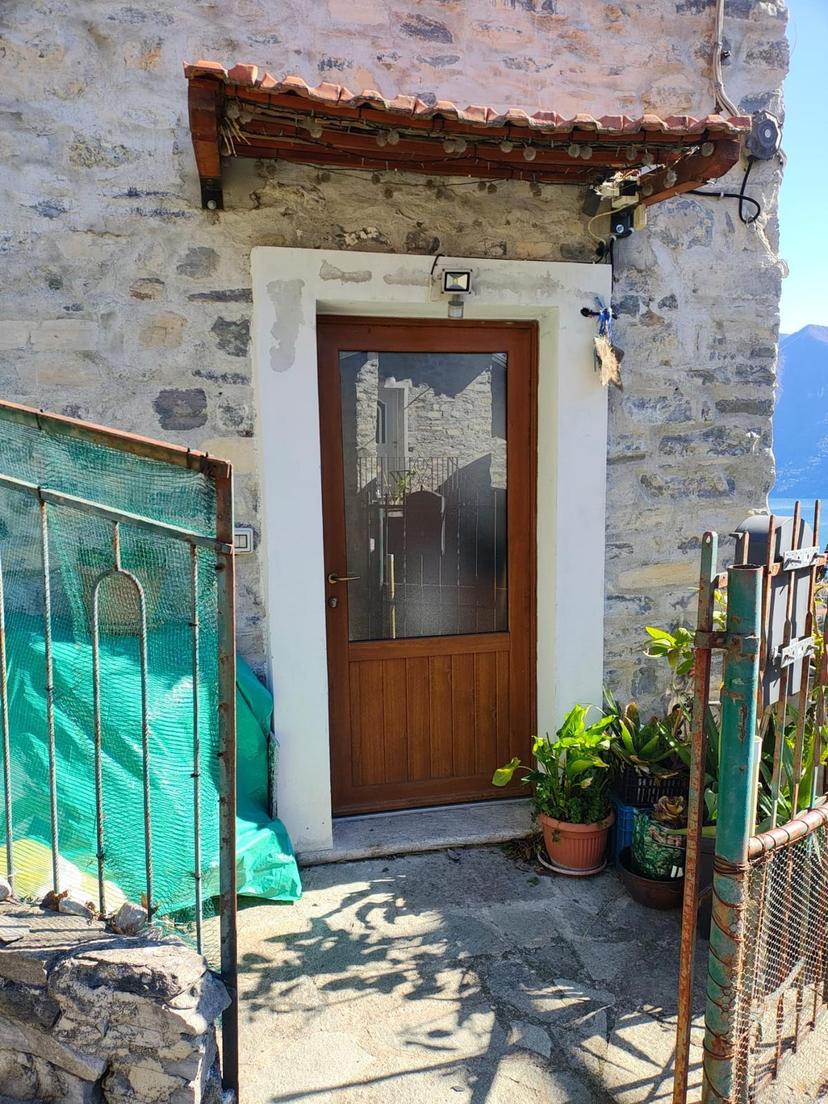 Bilocale in Via al Noce 24, Moltrasio — foto 2 di 5