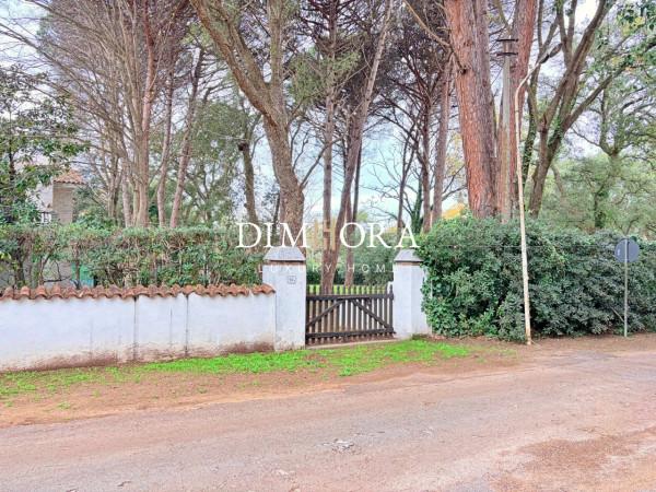 Villa bifamiliare in Via delle Querce 25, Sabaudia