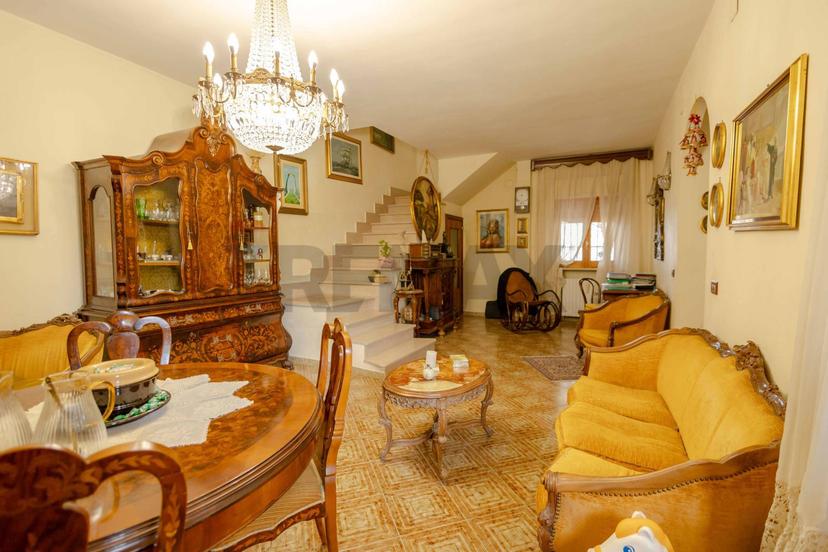 Villa a schiera in Carlo Cattaneo 2, Casamassima — foto 3 di 5