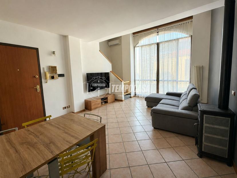 Trilocale in Piazza Giuseppe Mazzini 3/B, Capiago Intimiano — foto 5 di 5