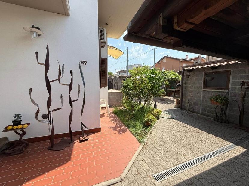 Villa bifamiliare, Rosignano Marittimo — foto 5 di 5