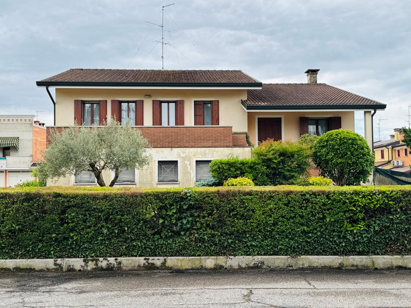 Casa indipendente in Via Roma Snc, Borgo Veneto