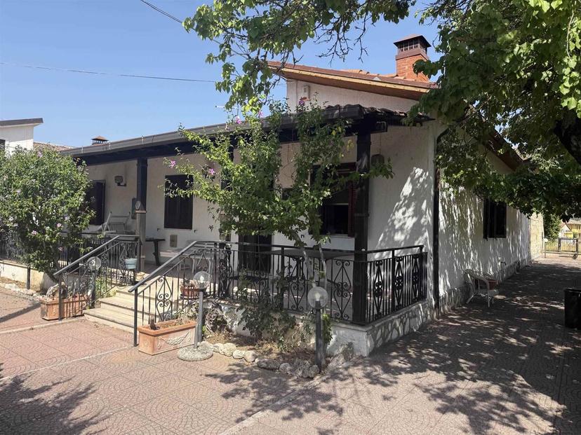 Villa in Via Poggio Filippo, Magliano de' Marsi — foto 4 di 5
