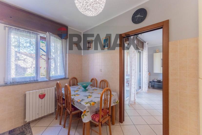 Trilocale in Via Carreggia 105b, Cardano al Campo — foto 2 di 5