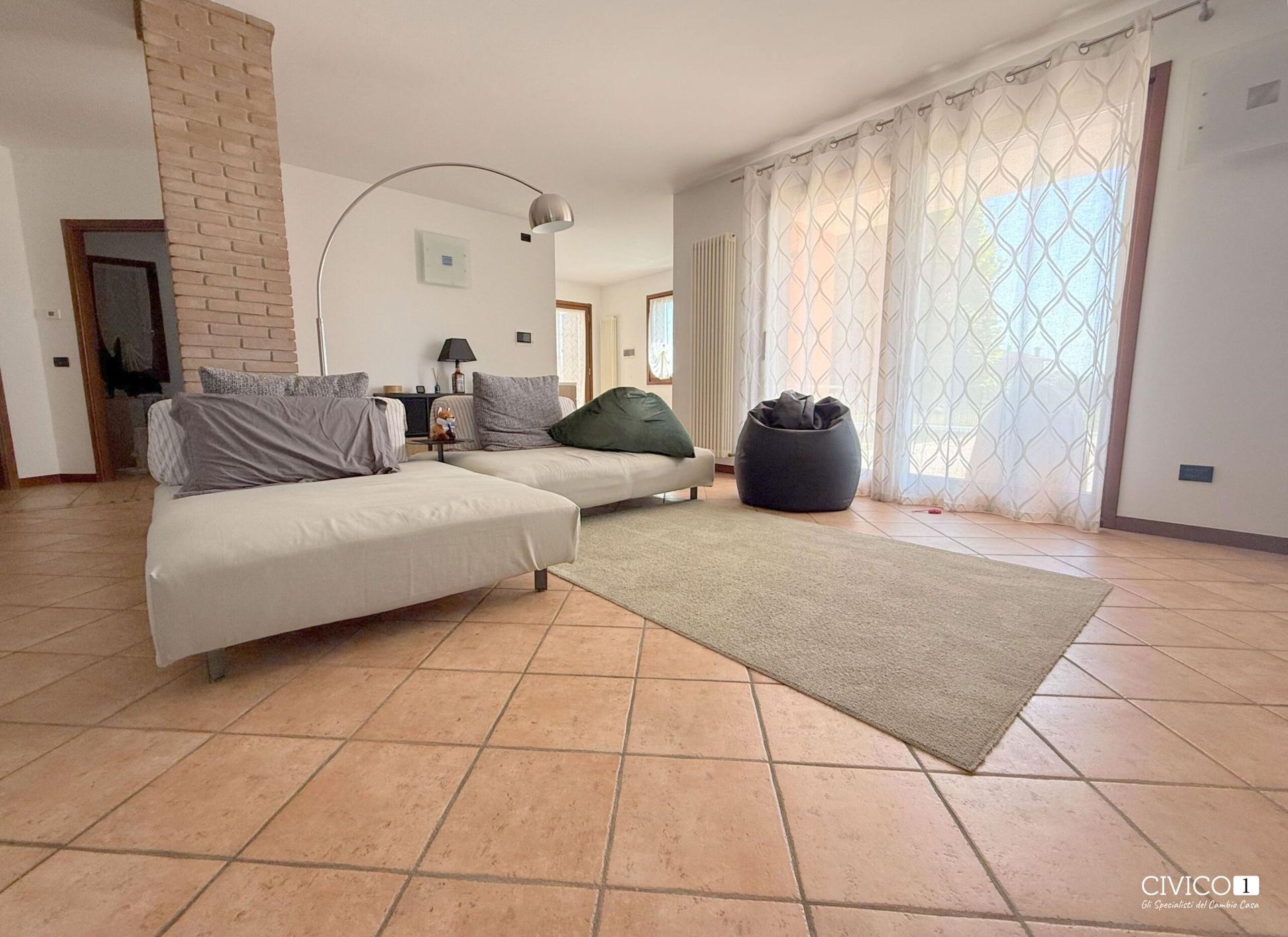 Villa a schiera in Via Marconi 109, Torri di Quartesolo