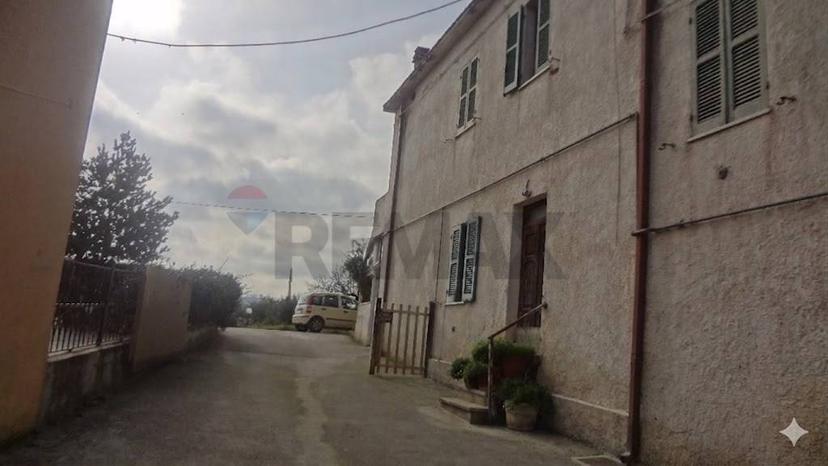 Casa indipendente in C/da Montupoli Avenna 42, Miglianico — foto 4 di 5