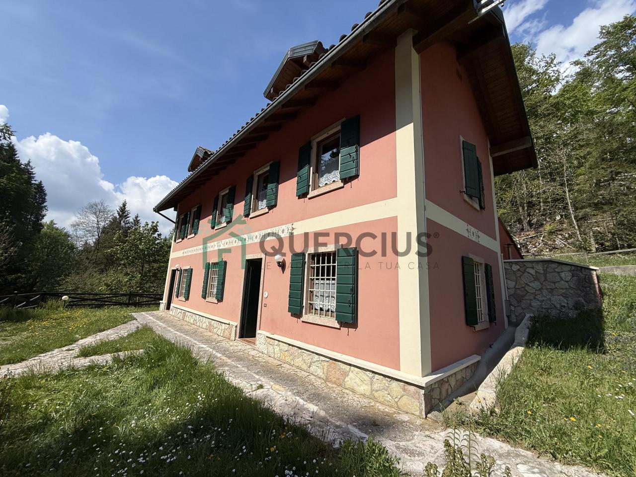 Villa in Via Magnaboschi, Roana