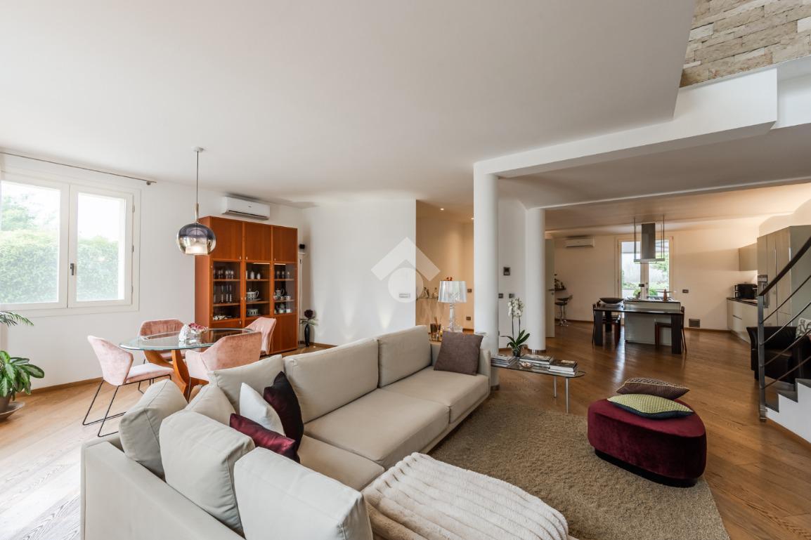 Villa in Corso Martiri 120 28, Castelfranco Emilia