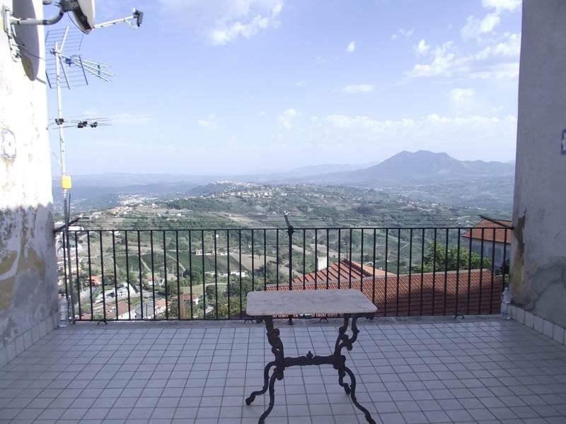 Casa indipendente in Via San Pietro De Ferraris, Montefusco