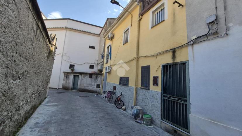 Trilocale in Vico Bassano 2, Curti — foto 3 di 5