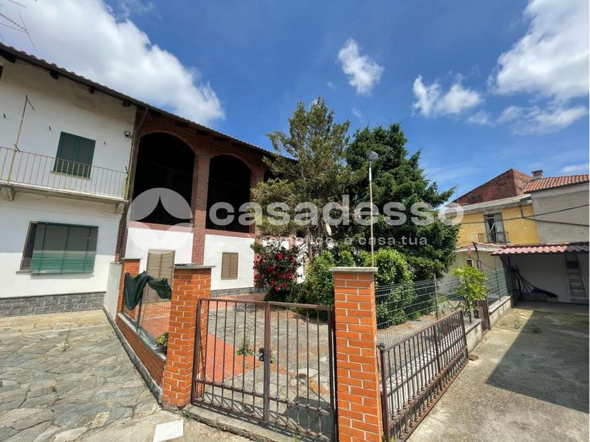 Villa a schiera in Corso Leone Giordano 51, Livorno Ferraris — foto 2 di 5