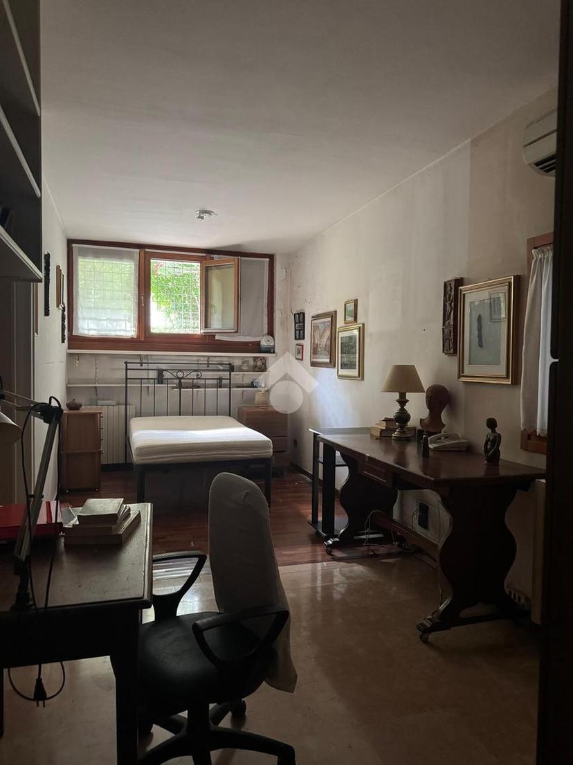 Bilocale in Appartamento Via Valdonega 8, Verona