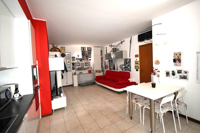 Trilocale in Via Setti Carraro 15, Bernareggio