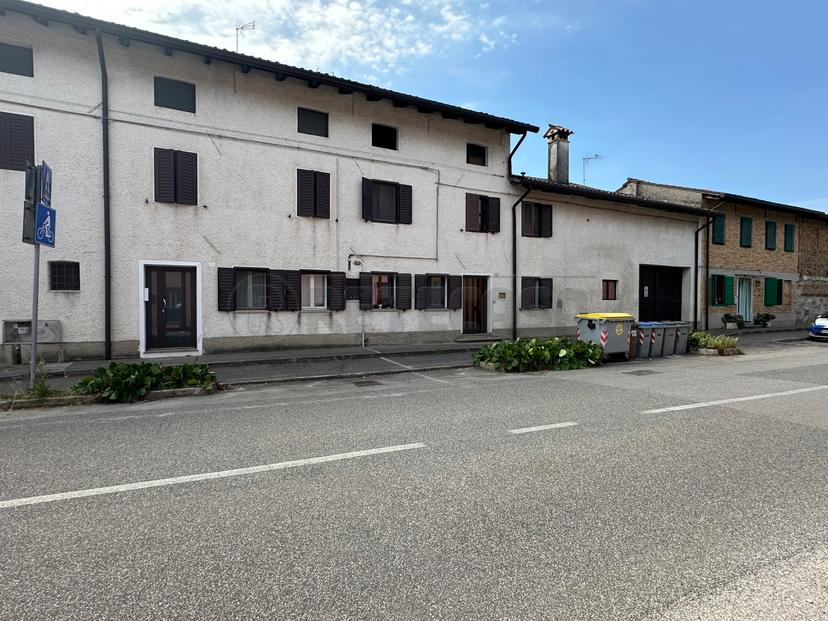 Villa a schiera in Via Roma 92, San Vito al Torre