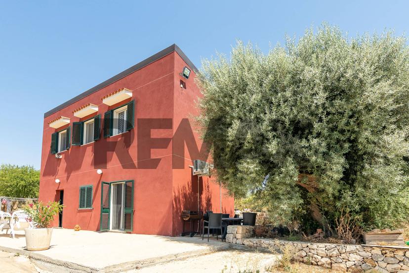 Casa indipendente in Contrada Grottaperciata - Berrattazza Sn, Siracusa