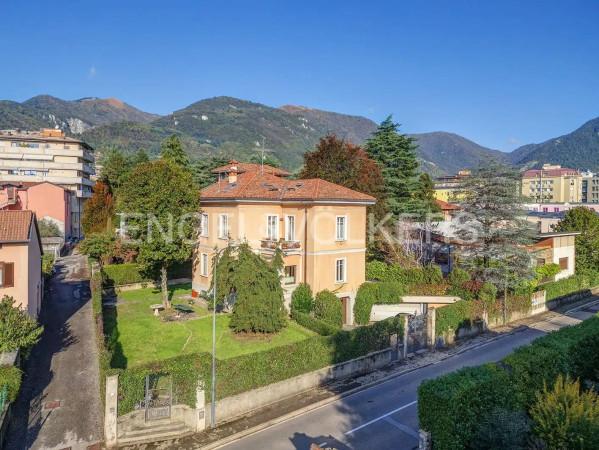 Villa, Erba