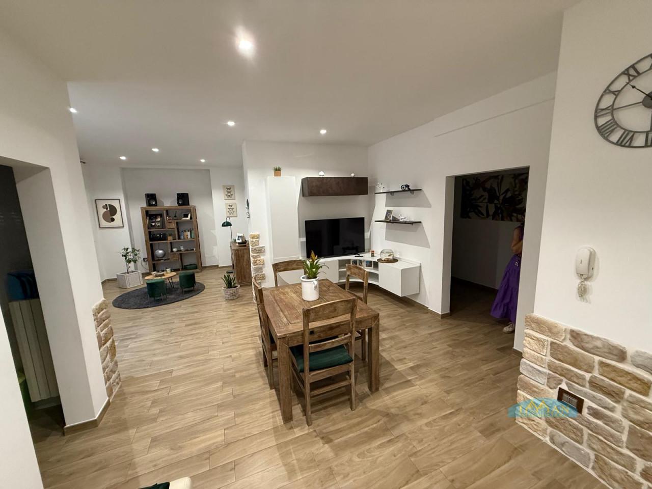 Appartamento in Via Virgilio, Villa Castelli