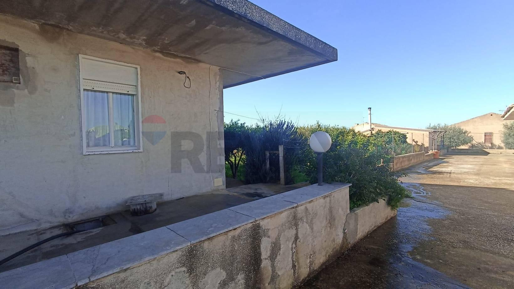 Villa, Comiso