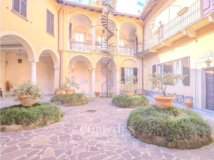 Casa indipendente, Porto Valtravaglia — foto 2 di 5