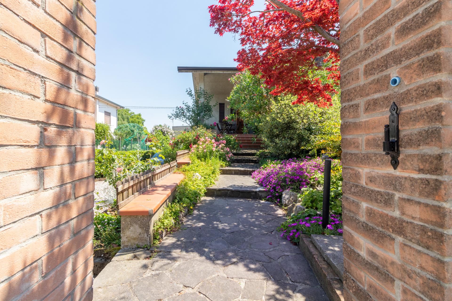 Villa unifamiliare in Via per Zerbinate 151, Bondeno