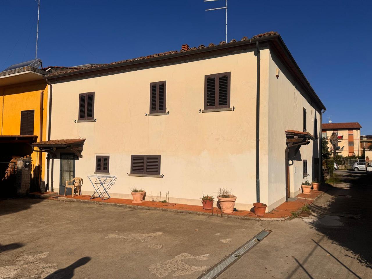 Villa plurifamiliare in Via di Fonterosa, Arezzo