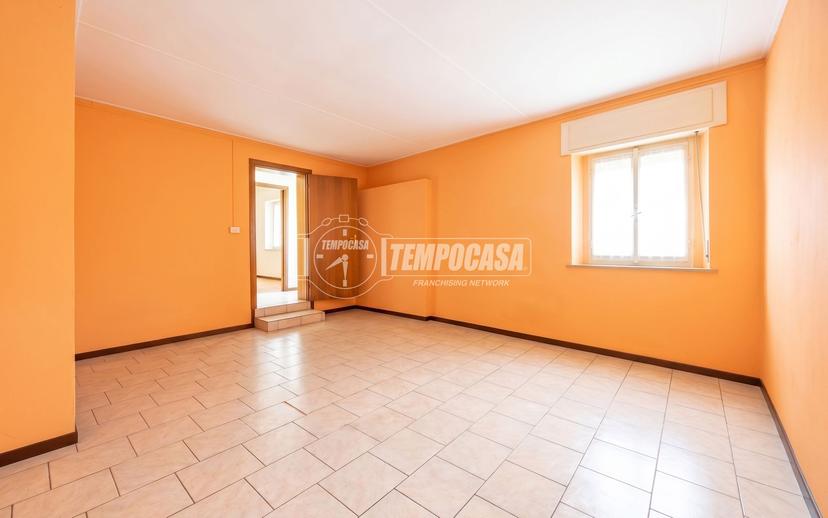 Trilocale in Via Capitano Giovanni Ubbiali, Lurano — foto 2 di 5