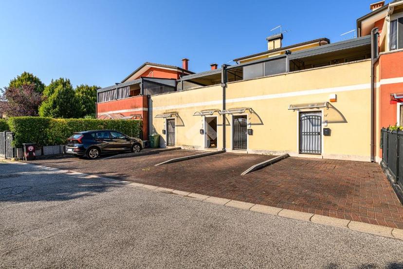 Villa a schiera in Str. Costabissara 17, Vicenza — foto 3 di 5