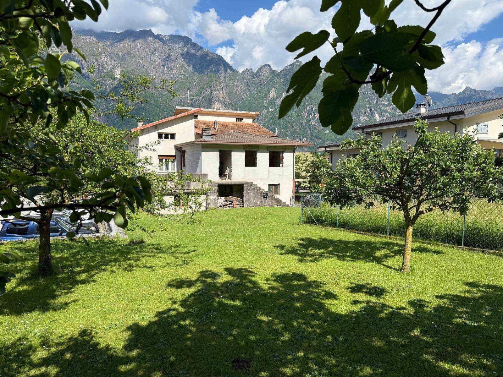 Casa indipendente in Trivulzia, Samolaco
