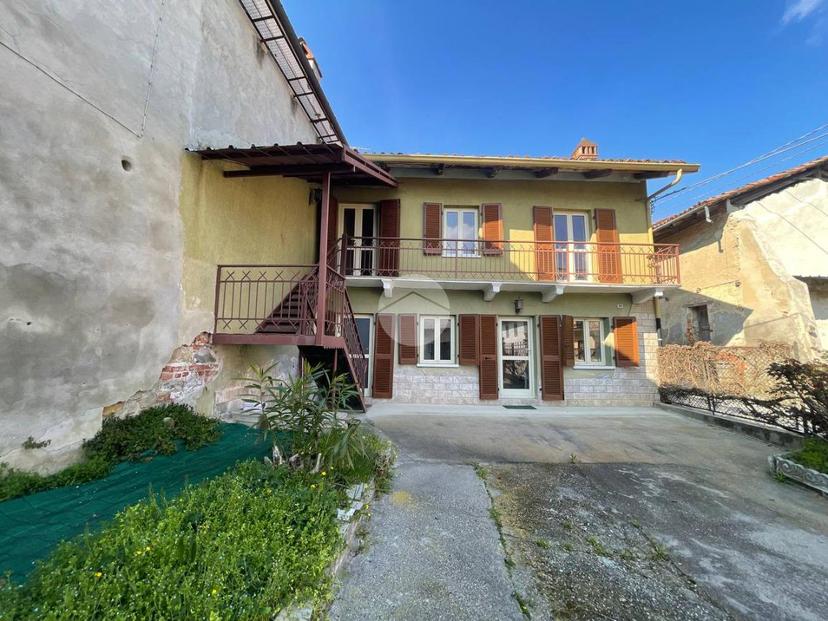 Casa indipendente in Frazione San Bartolomeo 54, Cherasco — foto 2 di 5