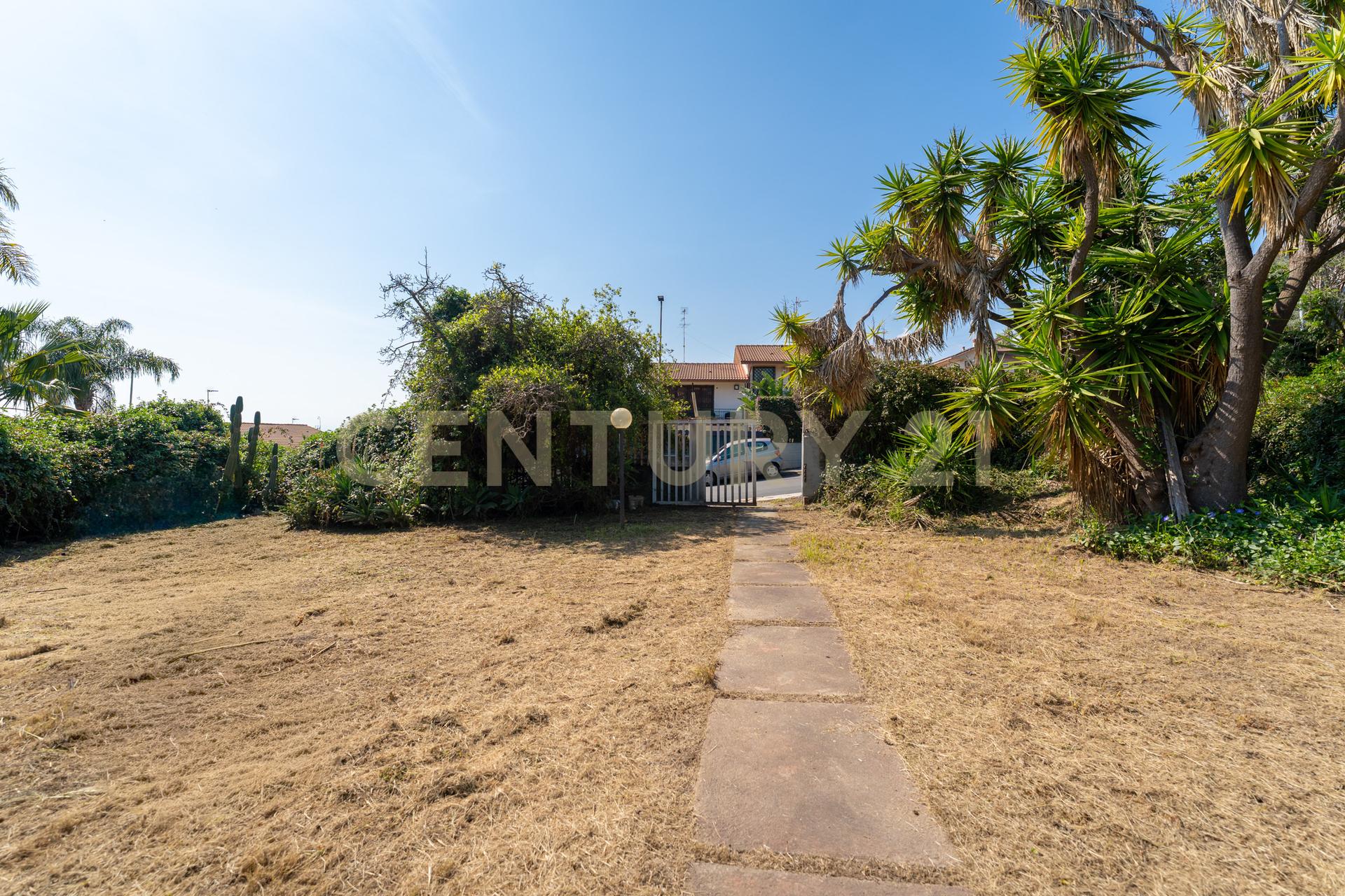 Villa in Via dei Ciclopi 71, Aci Catena