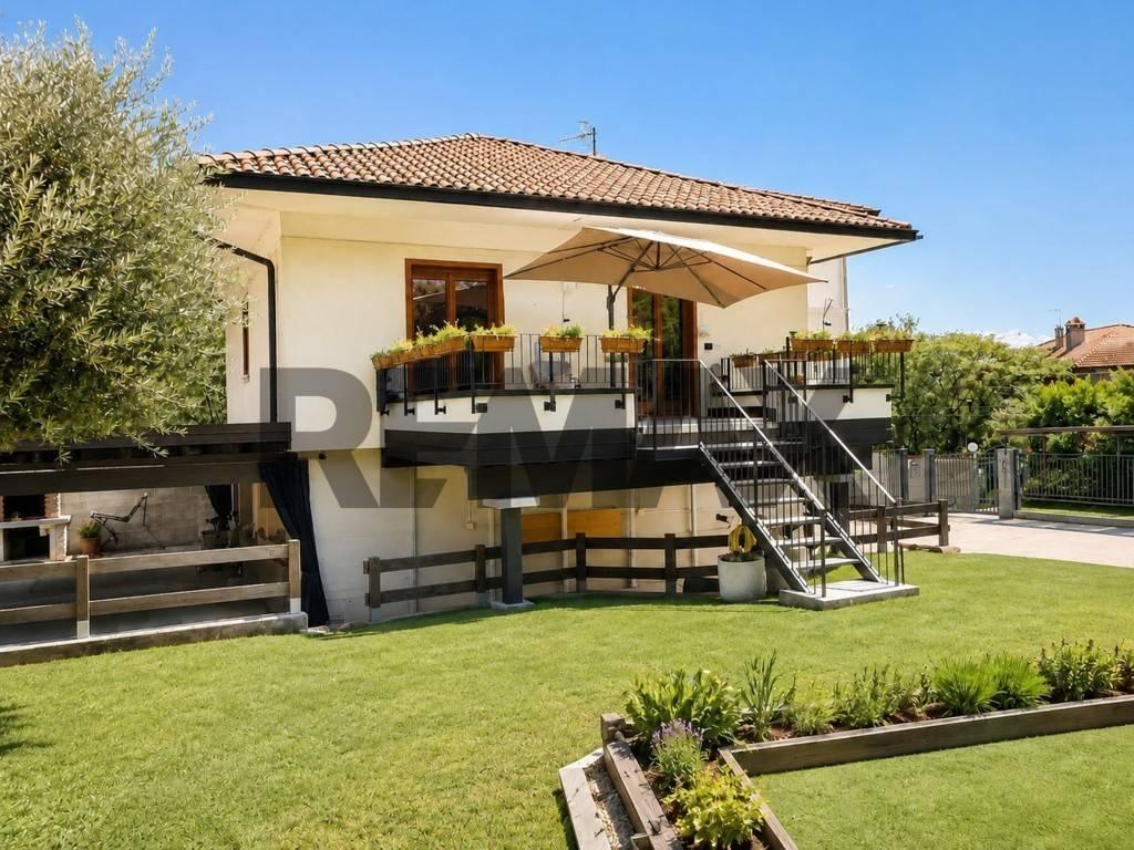 Villa in Via Europa 21, Leggiuno