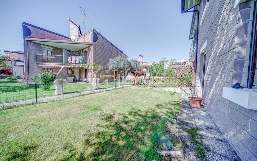 Villa a schiera in Corso della Repubblica 60, Somma Lombardo — foto 3 di 5