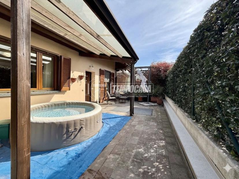 Villa in Via Galvani 16, Usmate Velate — foto 4 di 5