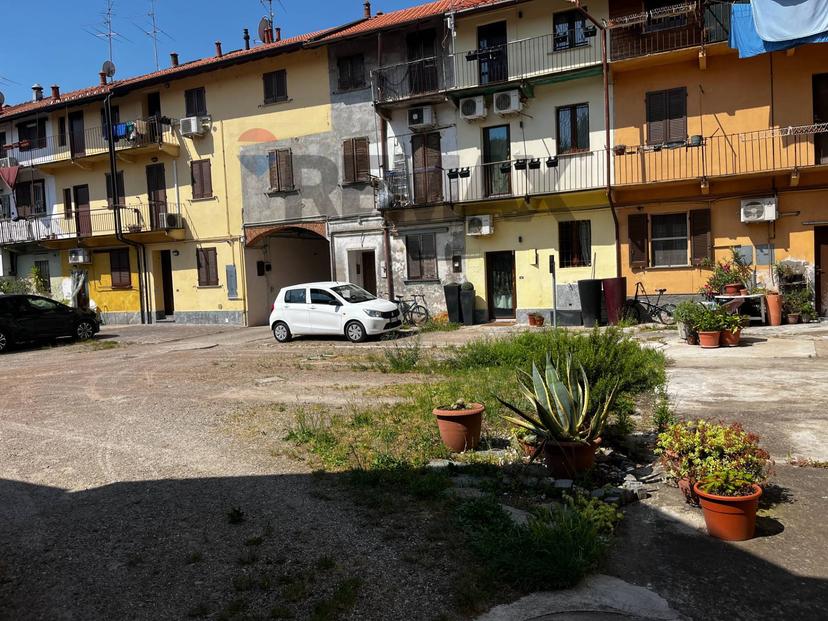 Rustico, Magenta — foto 4 di 5