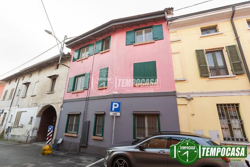 Trilocale in Via G. B. Benzoni, Palazzo Pignano — foto 2 di 4