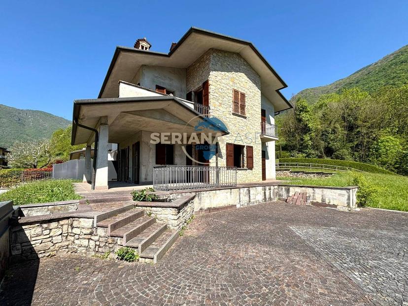 Villa a schiera in Via Favallo, Albino — foto 2 di 5