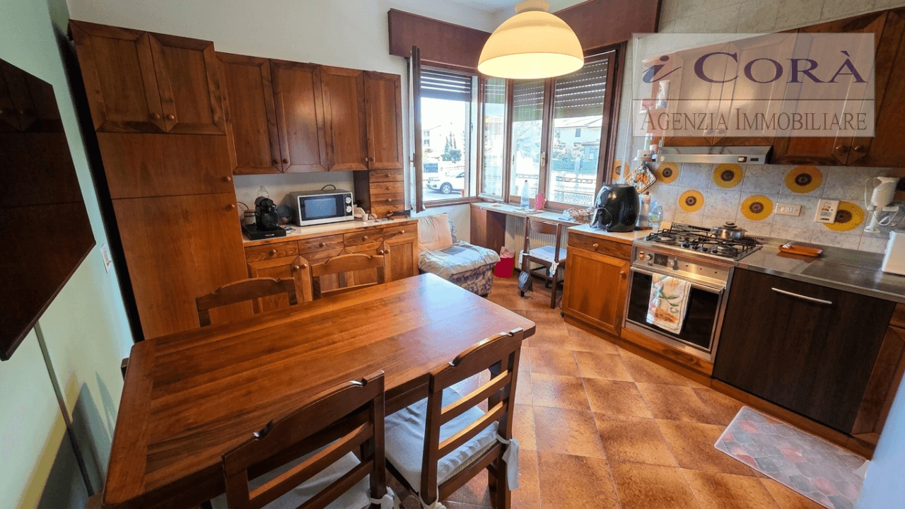 Villa in Via I. Nievo, Teolo