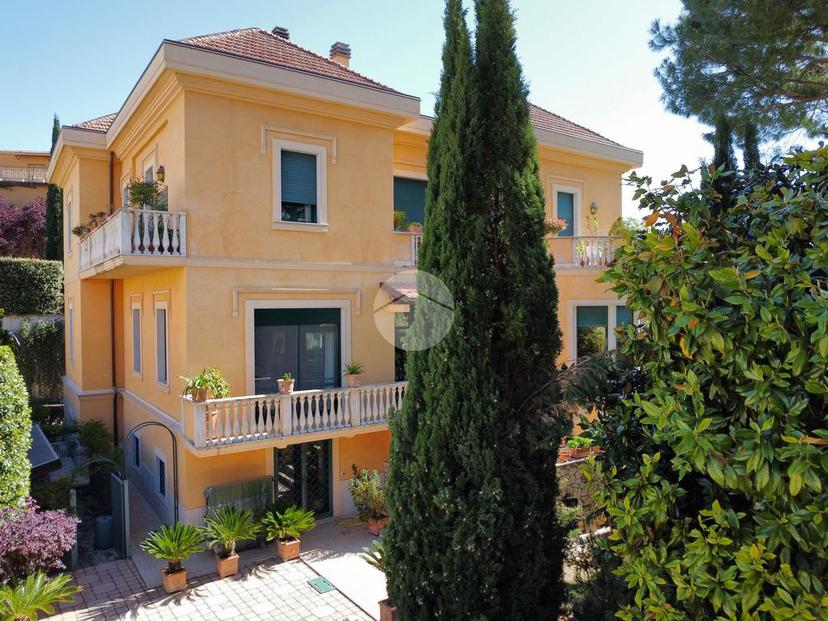 Villa in Viale Guglielmo Marconi, Montebuono — foto 3 di 5
