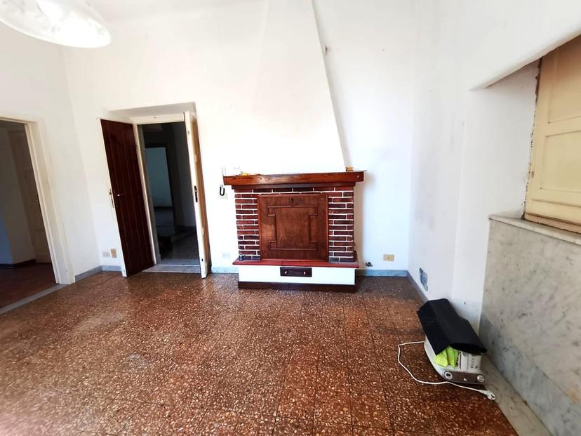 Porzione di casa in Gragnana 48, Carrara