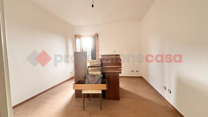 Trilocale in Via San Benedetto 3, Torre Cajetani — foto 2 di 5