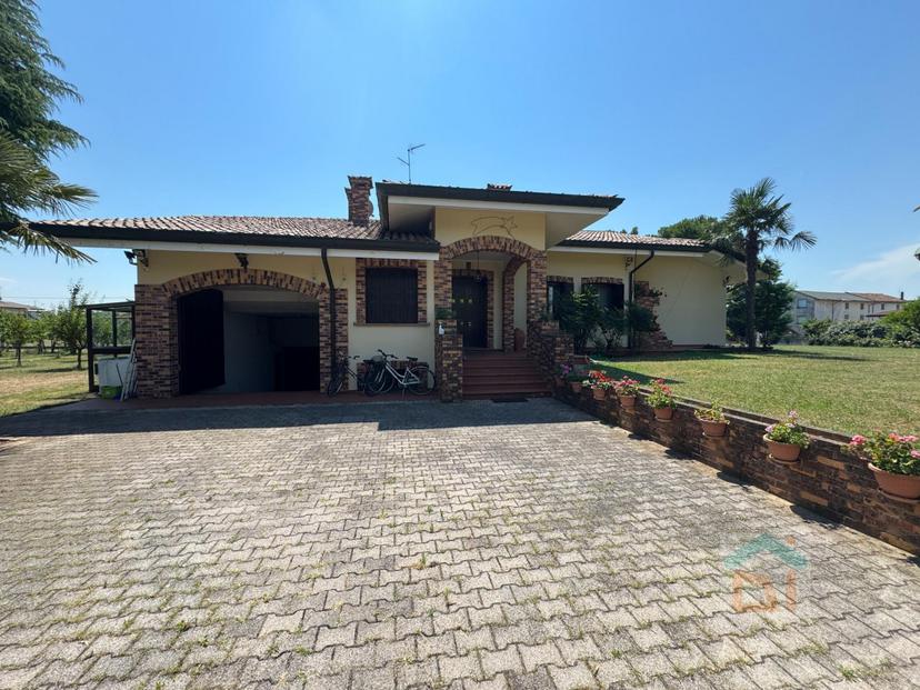 Villa in Via Jacopo Pirona 2, Castions di Strada — foto 3 di 5