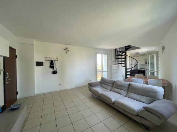 Trilocale in Via del Commercio 48, Romano di Lombardia — foto 2 di 5