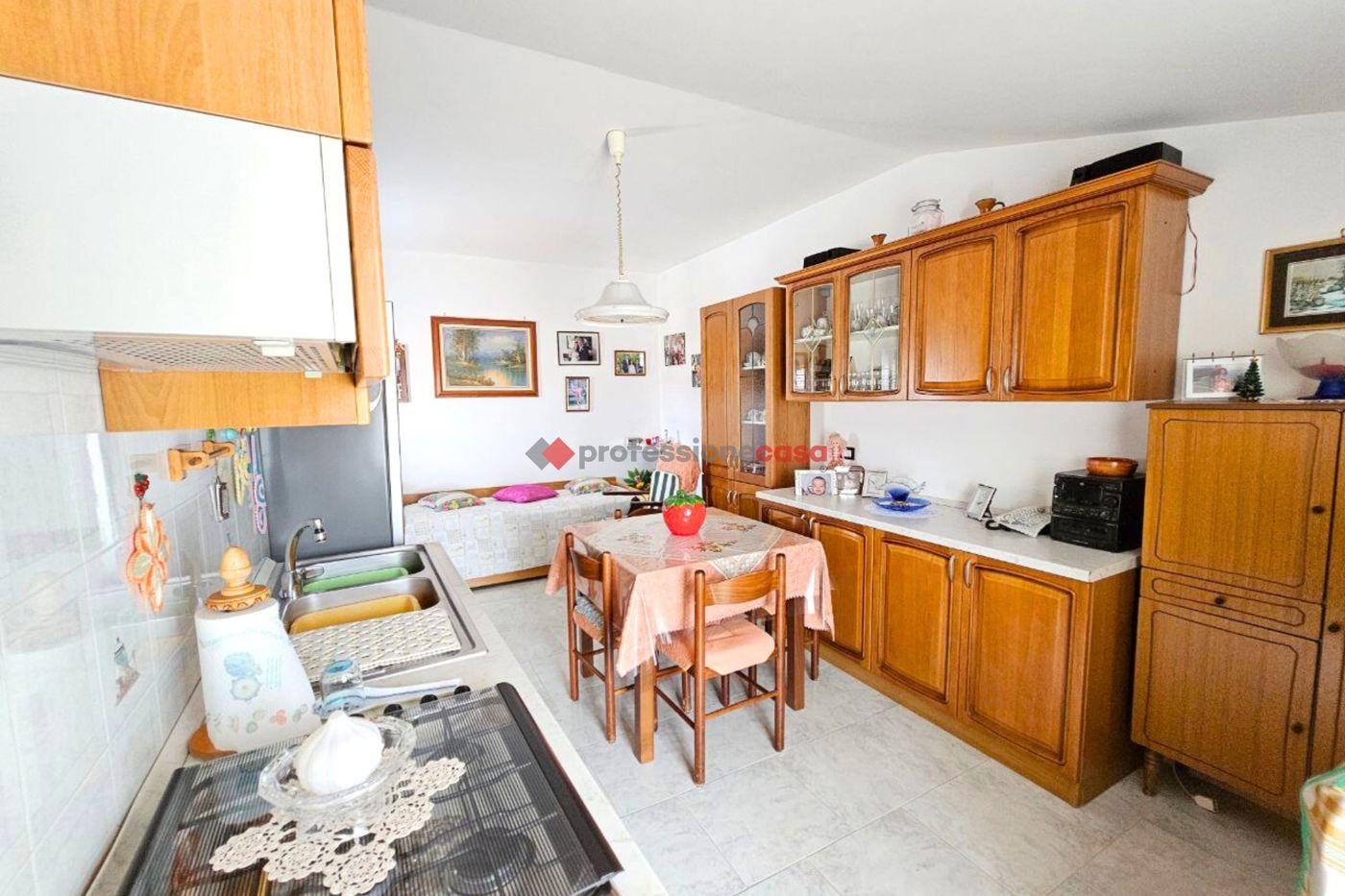 Casa indipendente in Via Petrarca 7, Rignano Garganico