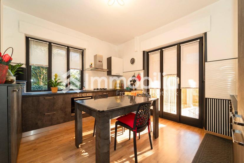 Villa in Strada Genova 183, Moncalieri — foto 5 di 5