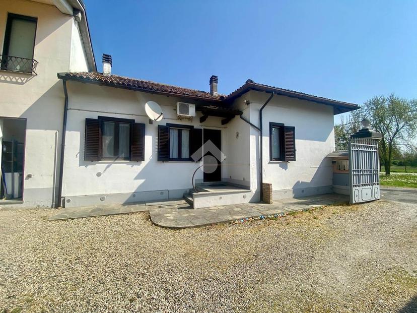 Casa indipendente in Strada Comunale per Viguzzolo 28, Castelnuovo Scrivia — foto 3 di 5