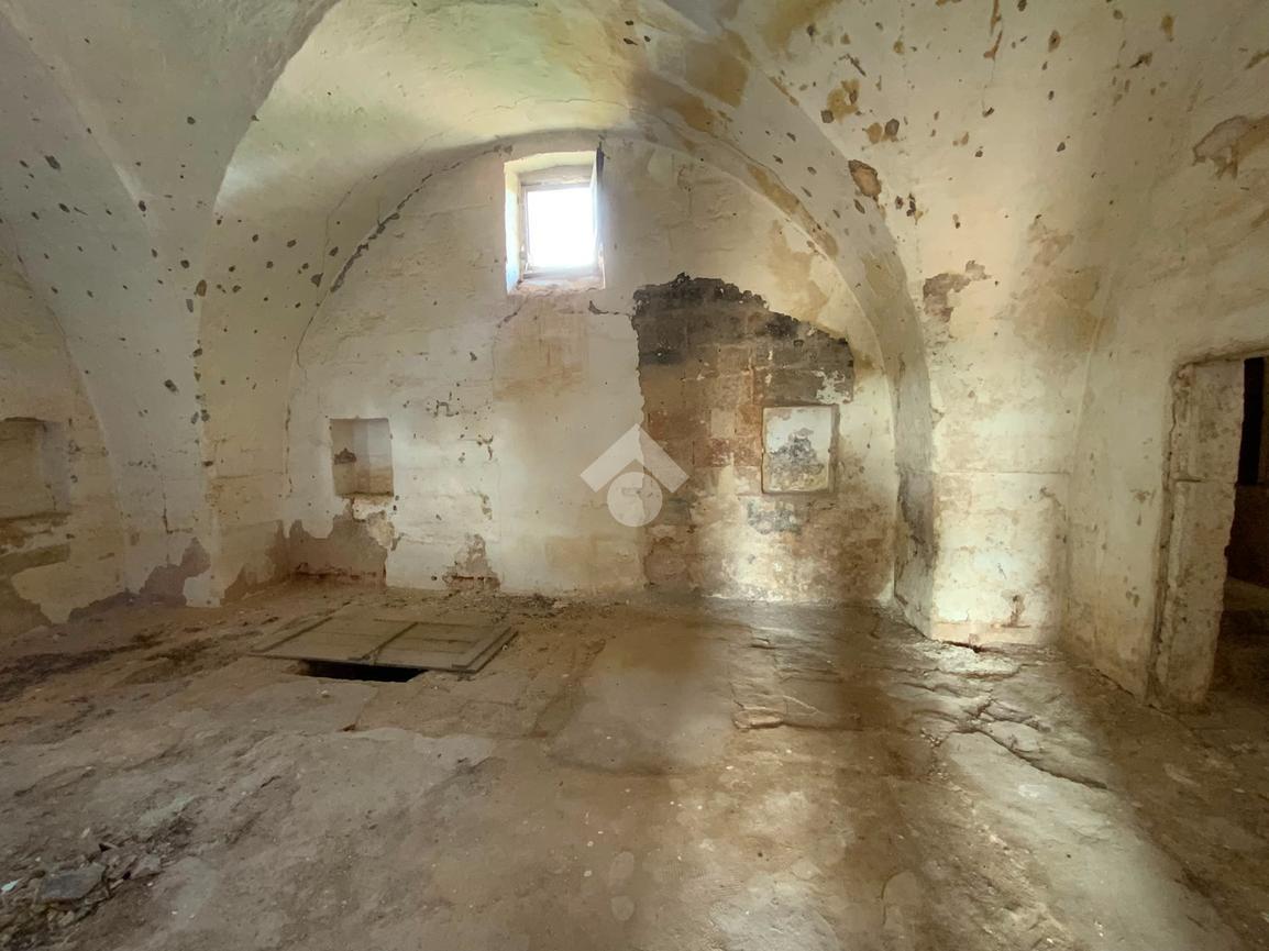 Casa indipendente in Contrada San Barbato Montegallo, Villa Castelli