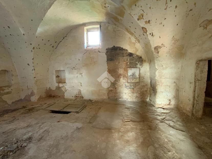 Casa indipendente in Contrada San Barbato Montegallo, Villa Castelli