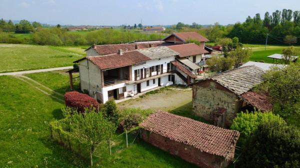 Cascina in Via Delio Godino 37, San Secondo di Pinerolo — foto 2 di 5